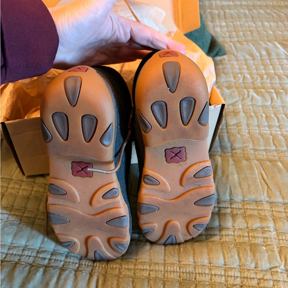 Womens 5.5 Twisted X Work driving Mocs (rubberized brown) ALLOY TOE - Picture 3 of 4